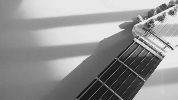 Guitarra Elétrica Branca Fundo Branco Com Spase Cópia — Fotografia de Stock