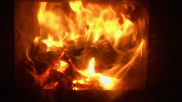 Quemaduras Fuego Estufa Llama Naranja Movimiento Lento 100P — Vídeos de Stock