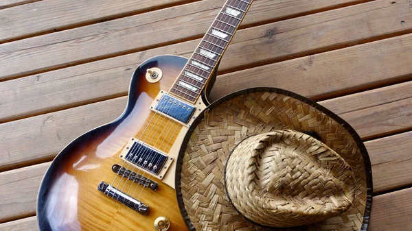 Guitarra Elétrica Vintage Chapéu Cowboy Nas Placas Madeira — Fotografia de Stock