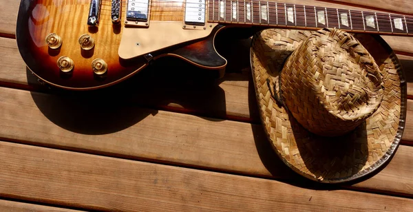 Vintage Electric Guitar Cowboy Hat Wooden Boards Copy Space — Stock Photo, Image