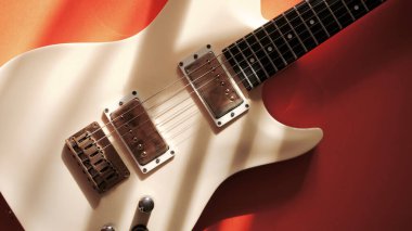 Elektro gitar kapanışı. Kopyalama alanı olan renk arkaplanı