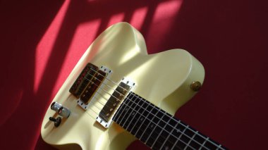 Elektro gitar kapanışı. Kopyalama alanı olan renk arkaplanı