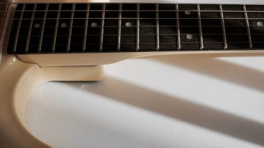 Elektro gitar kapanışı. Kopyalama alanı olan renk arkaplanı