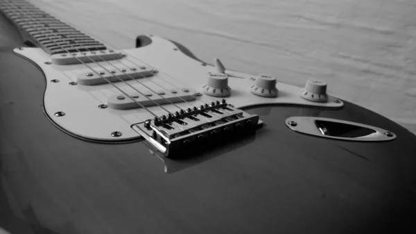 Elektro Gitar Kapanışı Kopyalama Alanı Olan Beyaz Arkaplan — Stok fotoğraf