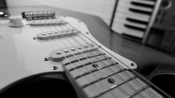 Guitarra Elétrica Teclados Piano Closeup Espaço Cópia — Fotografia de Stock