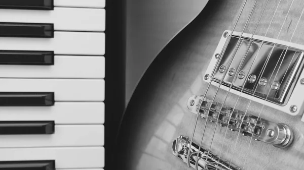 Guitarra Eléctrica Vintage Primer Plano Copiar Espacio Blanco Negro — Foto de Stock