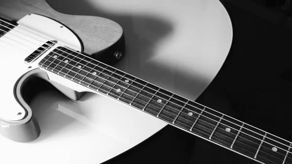 Fecho Guitarra Elétrica Fundo Branco Com Espaço Cópia Preto Branco — Fotografia de Stock