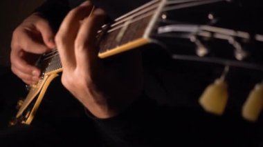 elektro gitar gitarist çalış  . 