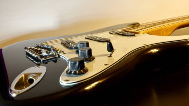 Elektro gitar kapanışı. Beyaz arkaplan