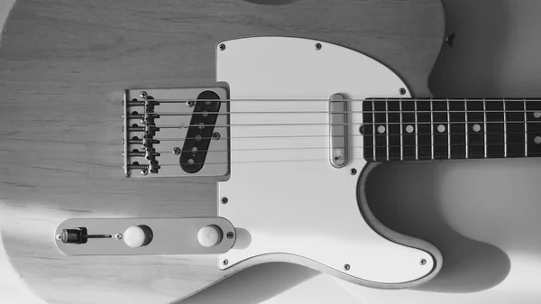 Vintage Closeup Guitarra Elétrica Espaço Para Cópia Preto Branco — Fotografia de Stock