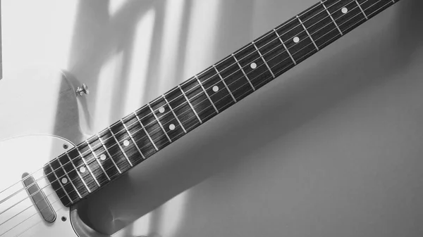 Vintage Electric Guitar Closeup Light Shadow Copy Space Black White — Stock Photo, Image