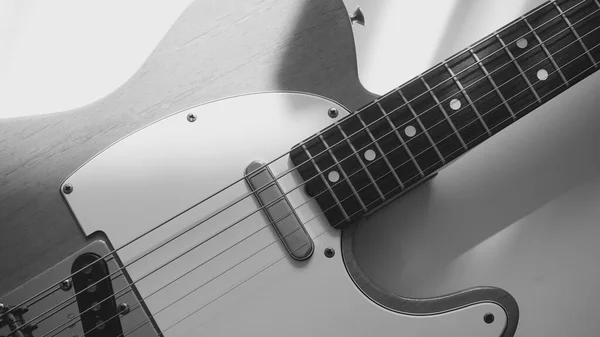 Vintage Closeup Guitarra Elétrica Espaço Para Cópia Preto Branco — Fotografia de Stock