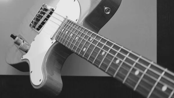 Guitarra Eléctrica Vintage Primer Plano Copiar Espacio Blanco Negro — Foto de Stock