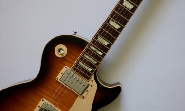 Elektro gitar kapanışı. Boşluğu kopyala 
