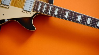 Klasik elektro gitar kapanışı. Kopyalama alanı olan renk arkaplanı