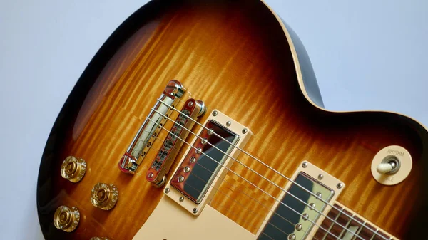 Klasik Elektro Gitar Kapanışı Kopyalama Alanı Olan Renk Arkaplanı — Stok fotoğraf
