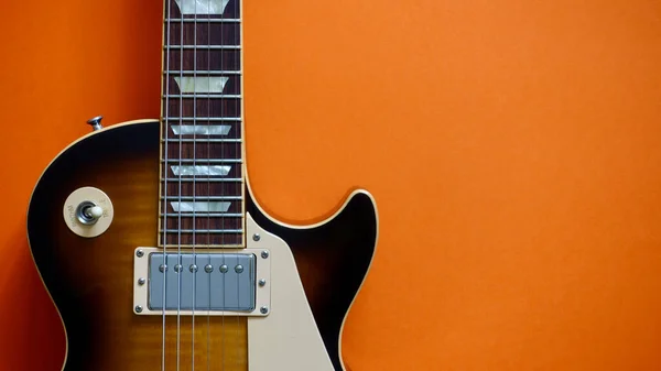 Klasik elektro gitar kapanışı. Kopyalama alanı olan renk arkaplanı