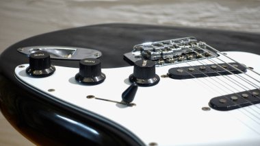 Elektro gitar kapanışı. Boşluğu kopyala 