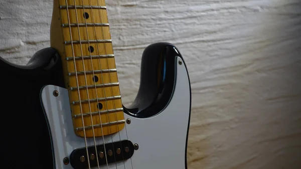 Elektro Gitar Kapanışı Beyaz Arka Plan Boşluğu Kopyala — Stok fotoğraf