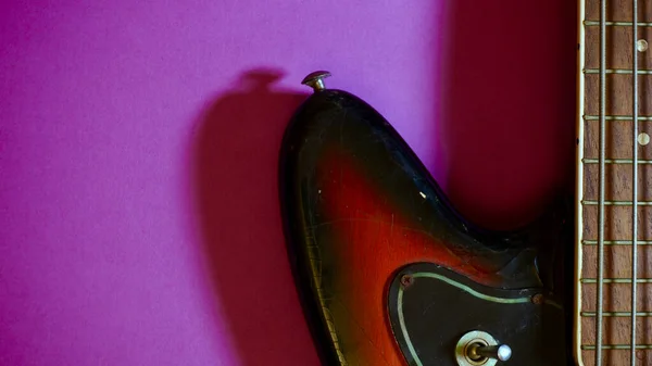 Old Bass Guitar Closeup Color Background Copy Space — Stock Photo, Image