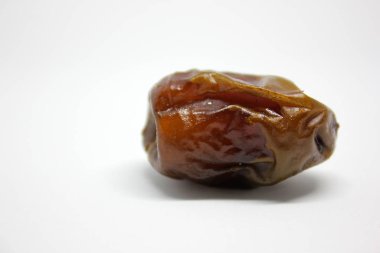 beyaz arkaplanda yalıtılmış lezzetli meyve