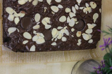 Fındıklı çikolatalı kek.