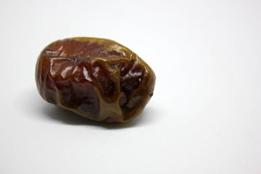 beyaz arkaplanda yalıtılmış lezzetli meyve