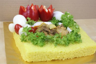 Sarı Glutinous Rice, sebze ve etli Malezya yemeği
