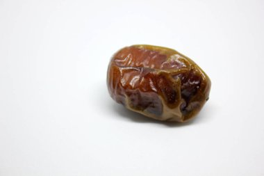 beyaz arkaplanda yalıtılmış lezzetli meyve