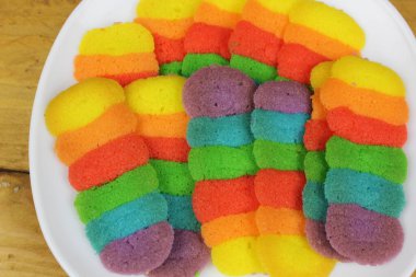 Hari Raya adlı Müslüman festivalini kutlamak için nefis renkli kurabiyeler.