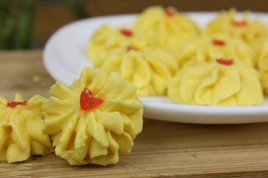 Hari Raya adlı Müslüman festivalini kutlamak için kurabiyeler.