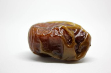 beyaz arkaplanda yalıtılmış lezzetli meyve