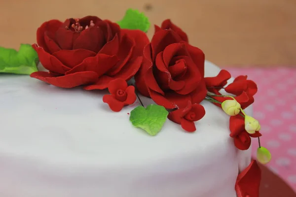 Delicioso Bolo Decorado Com Elementos Florais Florais — Fotografia de Stock