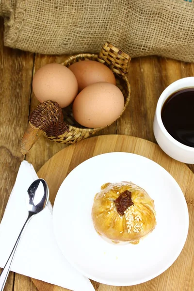 Delicioso Pastelaria Com Xícara Café Fundo Madeira — Fotografia de Stock