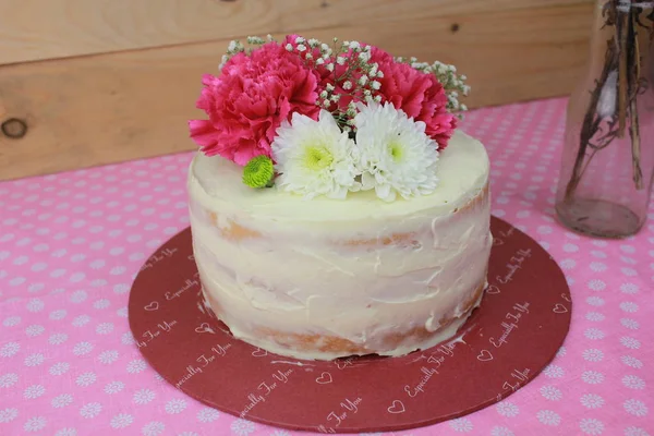 Délicieux Gâteau Décoré Avec Des Éléments Floraux Floraux — Photo