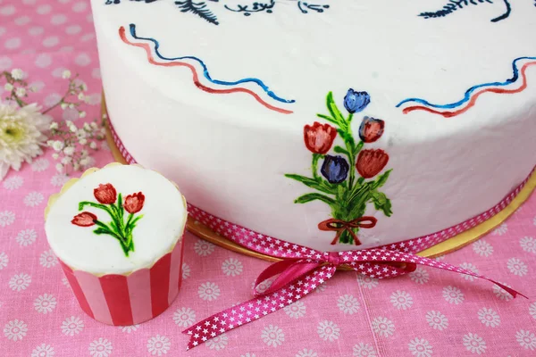 Delicioso Bolo Decorado Com Elementos Florais Florais — Fotografia de Stock