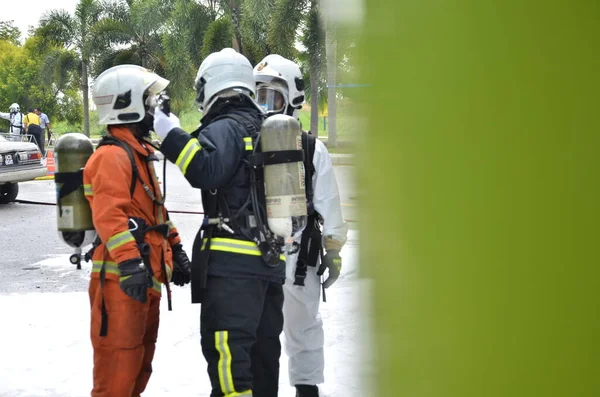 マレーシア セレンバン 2015年2月1日 特殊部隊ハズマット火災救助部マレーシア化学物質流出演習を行う — ストック写真