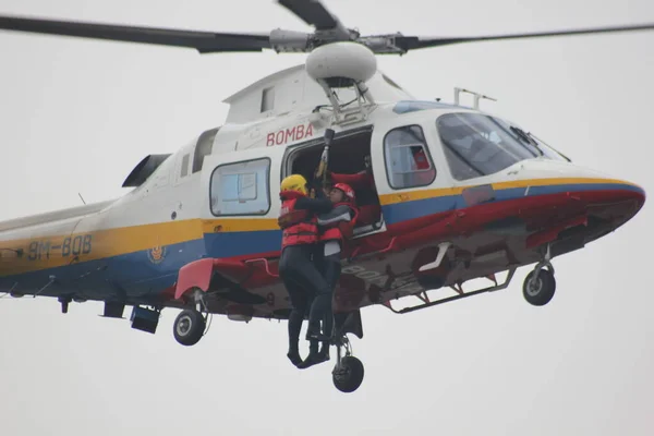 Malaysia Ipoh August 2018 Einsatz Der Malaysischen Feuerwehr Mit Hubschrauber — Stockfoto