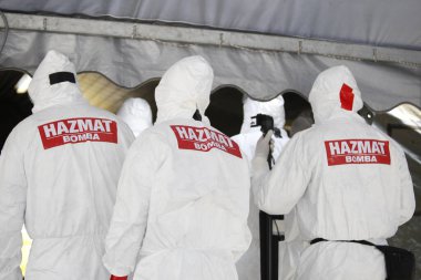 KLIA, Malezya - 22 Mart 2020 Yolcu uçuşlarını görüntüleme operasyonu. Ulusal Afet Yönetim Ajansı NADMA altında Malezya itfaiye ve kurtarma departmanı tarafından yürütülen operasyonlar