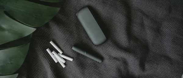 Огрівання тютюнової системи IQOS — стокове фото