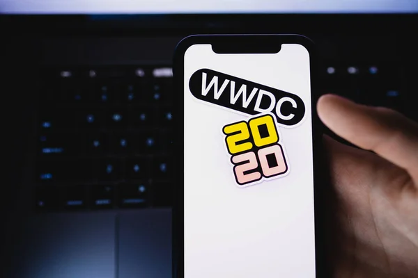 IPhone with WWDC 2020 Apple event logo on the screen — Stock Photo, Image