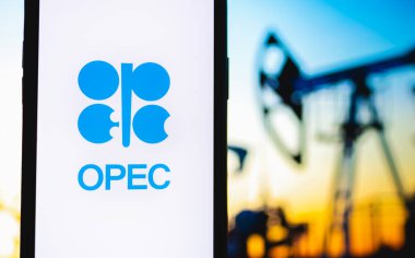  Akıllı telefon ekranında OPEC logosu.