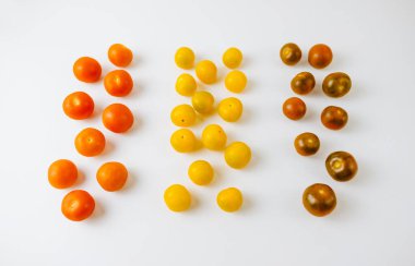 Sıraya dizilmiş kiraz domatesleri çeşitleri.