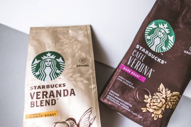 Starbucks 'tan alınmış logolu öğütülmüş kahve paketi..
