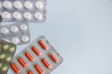  Paketlerdeki tabletler.