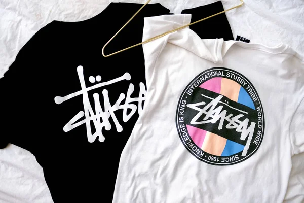 Stussy logo na tričku. — Stock fotografie