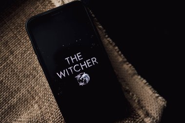 Netflix TV dizisi Posteri 'nden bir cadı..