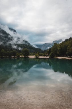 Triglav Ulusal Parkı ve Soca Nehri