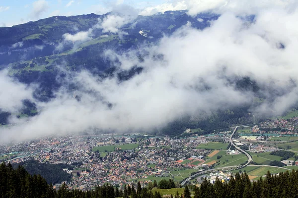 Interlaken - piękne miasto w Szwajcarii — Zdjęcie stockowe