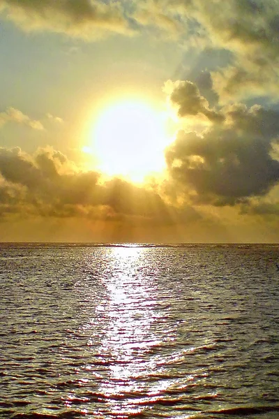 Soluppgång över Indiska oceanen — Stockfoto